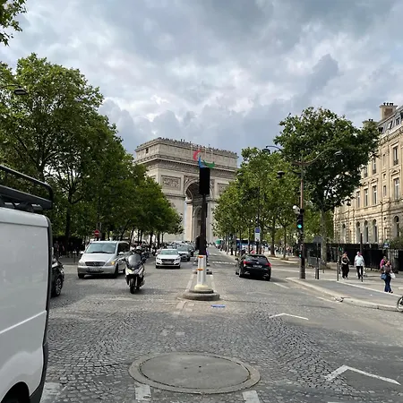 Champs-elysees Elegance * Paris